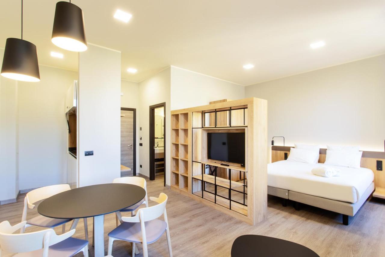 Palazzo Le Poste - Suite And Apartments Парма Екстериор снимка