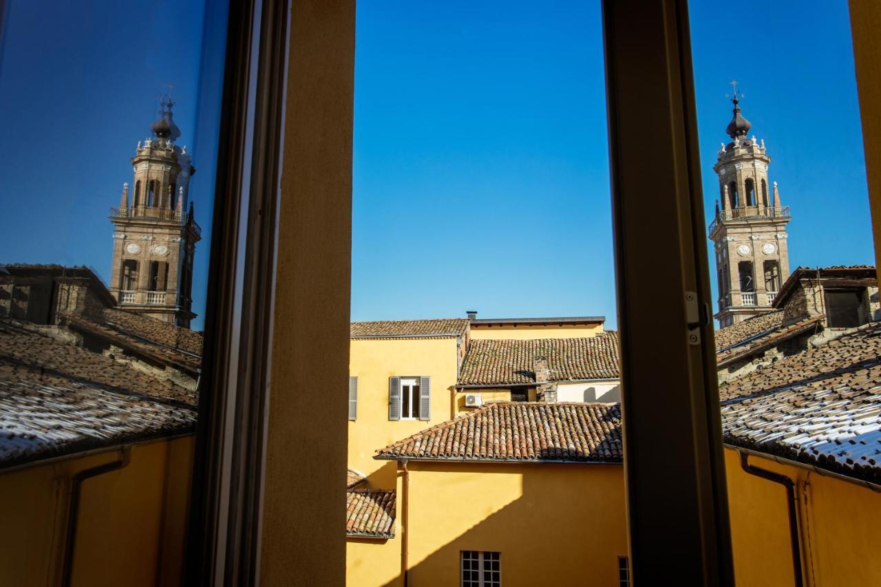 Palazzo Le Poste - Suite And Apartments Парма Екстериор снимка