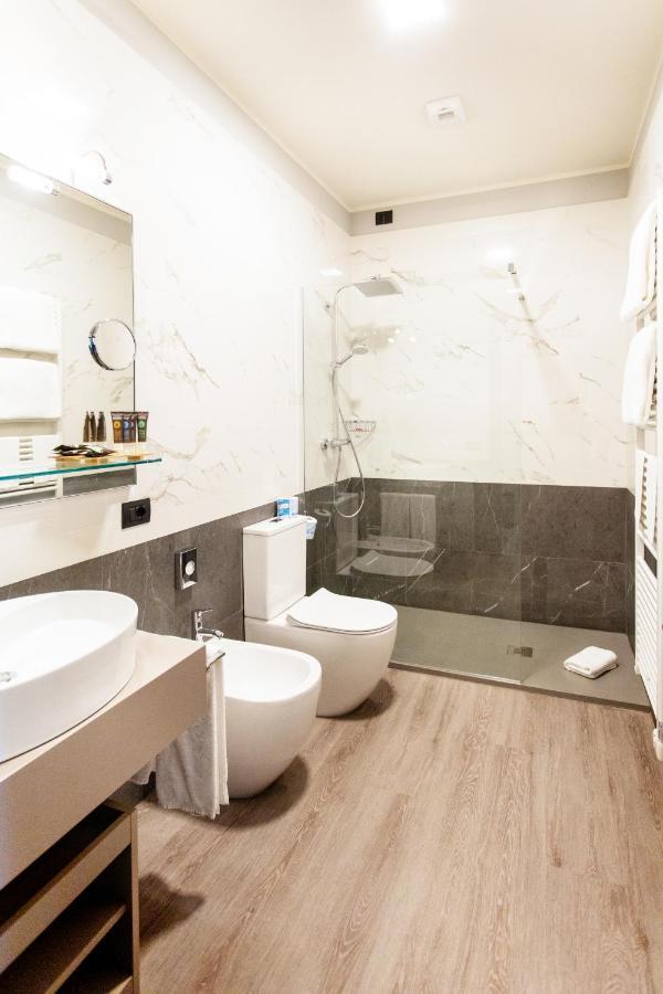 Palazzo Le Poste - Suite And Apartments Парма Екстериор снимка