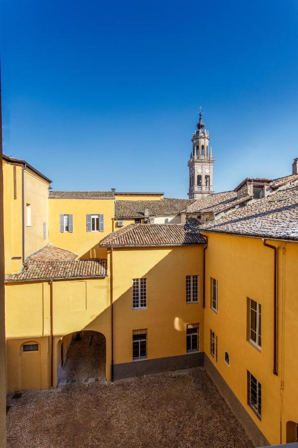 Palazzo Le Poste - Suite And Apartments Парма Екстериор снимка